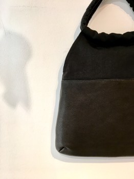 5ADF410D-77F0-4912-875D-6DEFFE87B064